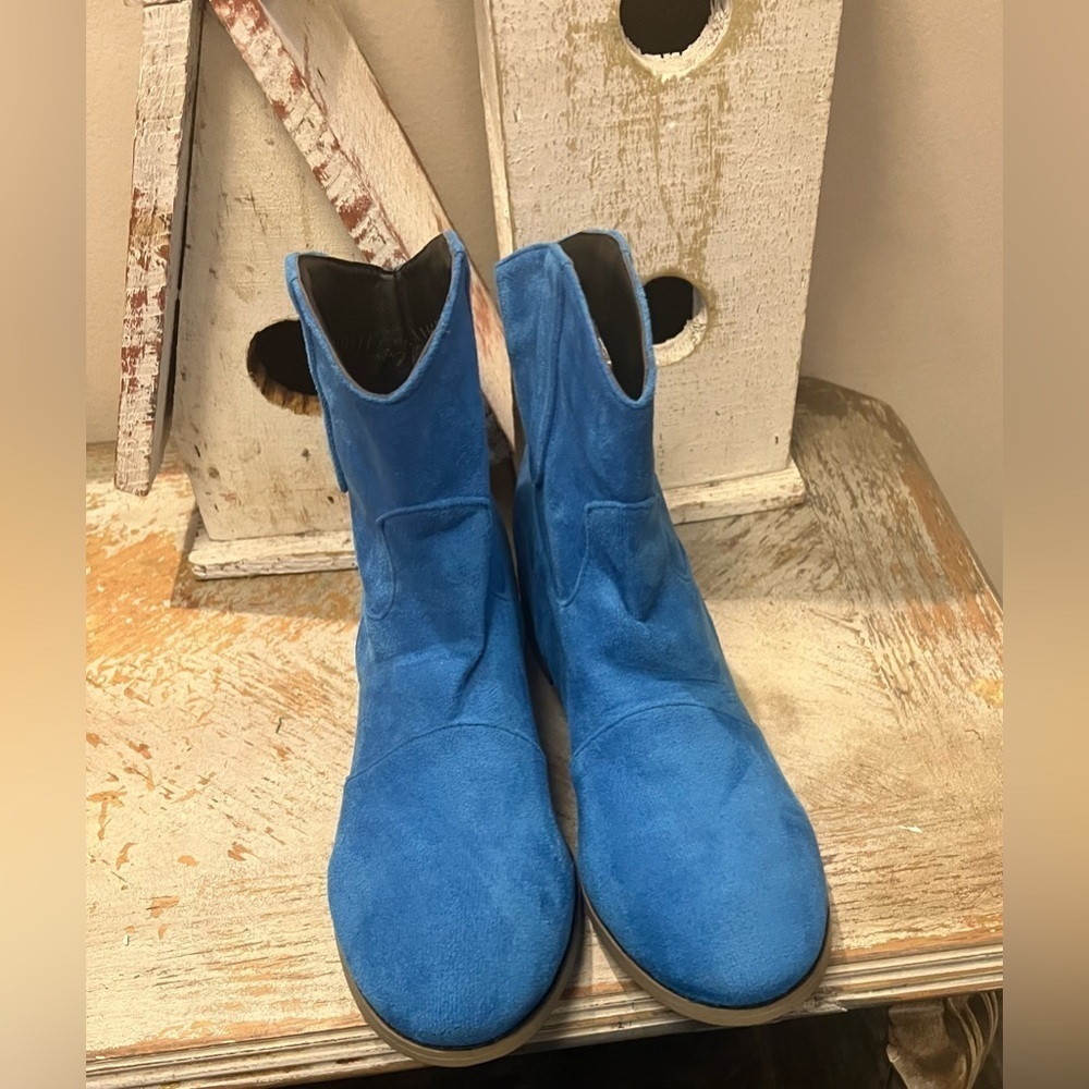 Womens Blue Low Heel Faux Suede Round Toe Ankle Boots Size 41 - Picture 6 of 8